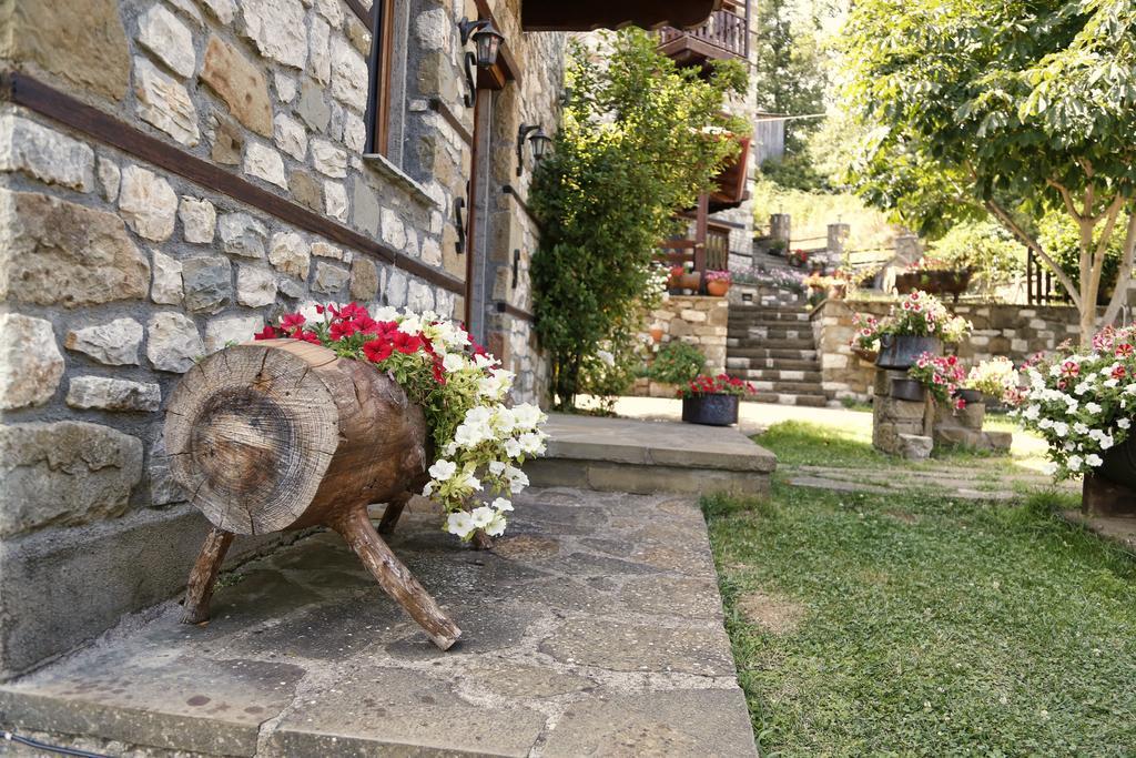 T'Asprolithia Villa Kalyvia Fylaktis Luaran gambar