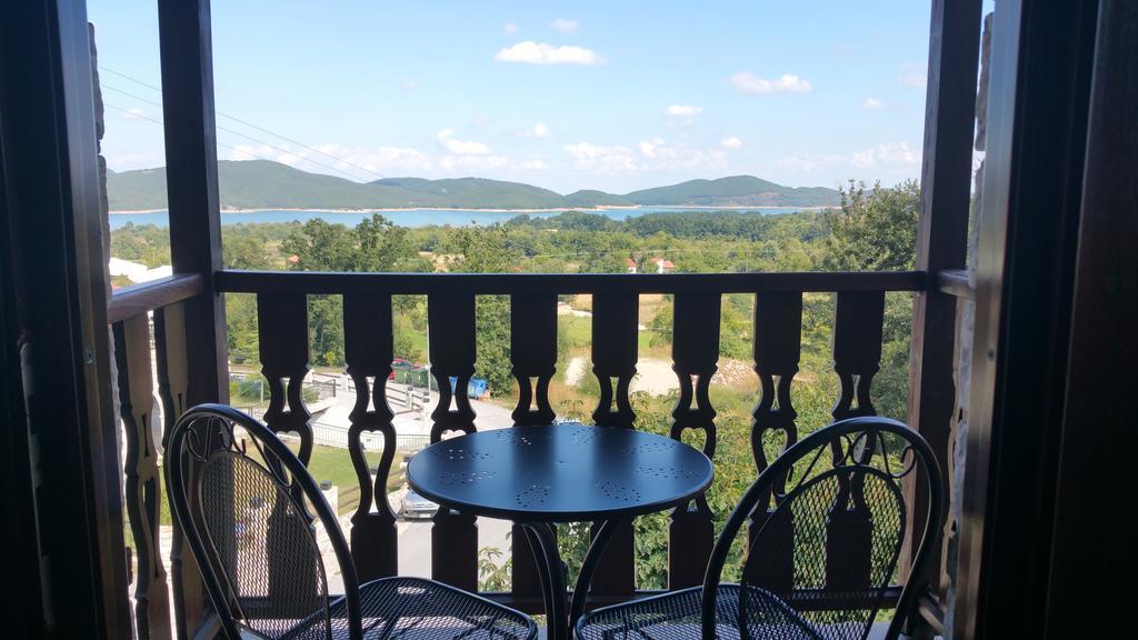 T'Asprolithia Villa Kalyvia Fylaktis Luaran gambar